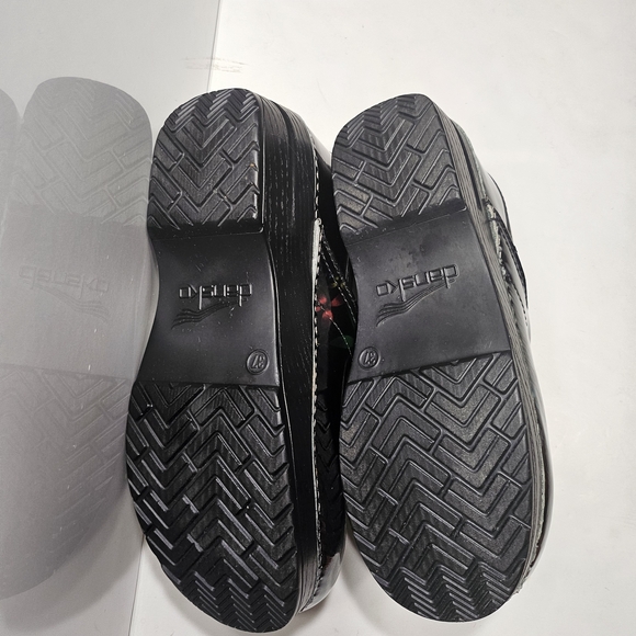 Colorful Floral Clogs - Picture 2 of 6